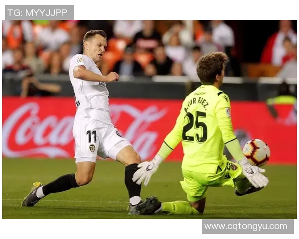 瓦伦西亚莱万特德比回归梅斯塔利亚球场！杜罗巴勃罗射手对决引爆瓦伦西亚足球激情，莱万特西乙升级关键战